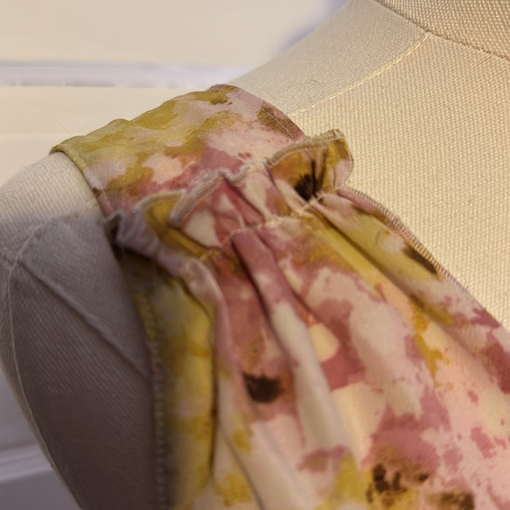 Patterned Blouse - Picture 3 of 4